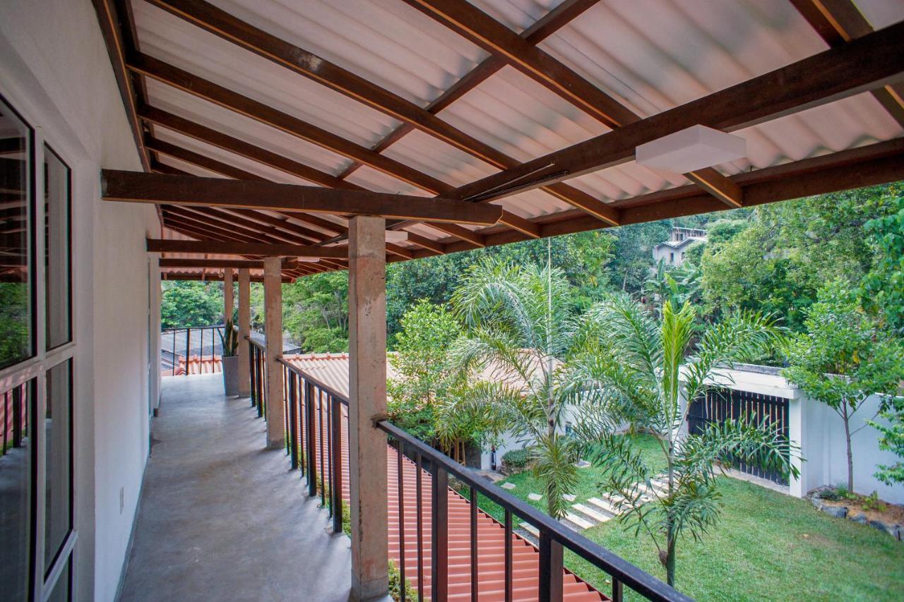 Pineview Hotel Unawatuna Exterior photo